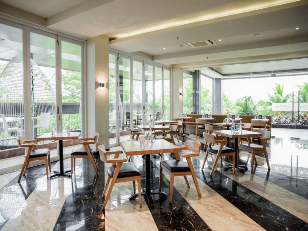Aston Gorontalo Hotel & Villas Exterior photo