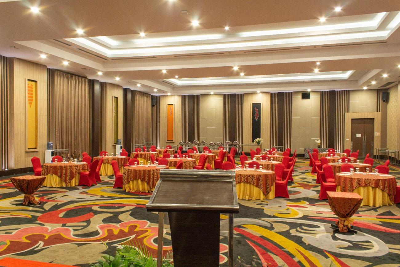 Aston Gorontalo Hotel & Villas Exterior photo